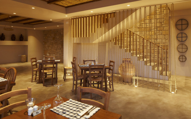 Melpo Antia Hotel & Suites