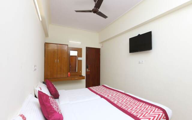 OYO 11433 Kishore Inn