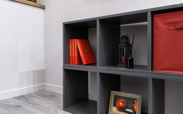 Морошка на набережной Синопская