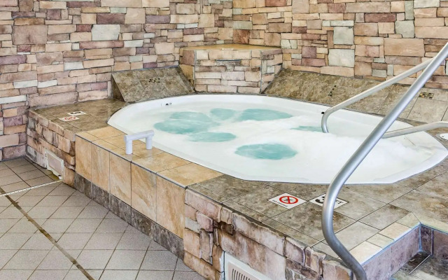 Quality Inn & Suites Mankato East