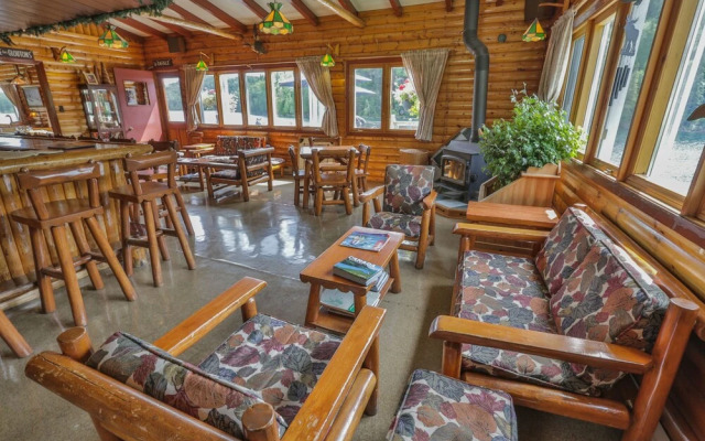 Kan-à-Mouche Pourvoirie Auberge et Chalets