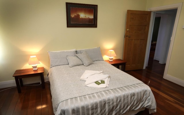 Vineyard Cottage at Upper Reach Winery – Guest Rooms – Baskerville