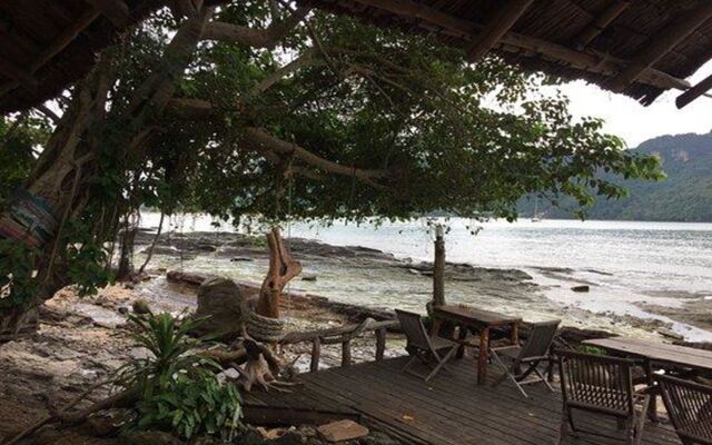 Phi Phi Sunset Bay Resort