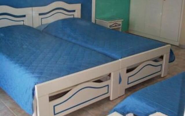 Flat 1 Bedroom 1 Bathroom - Lourdata