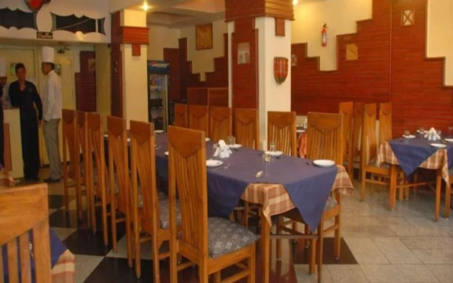 Classic The Mall Hotel