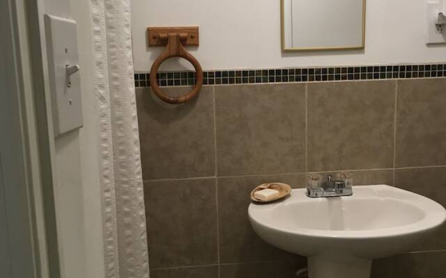 Brushwood House by Smith Point Beach