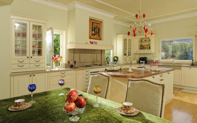 Villa Iris Luxury House