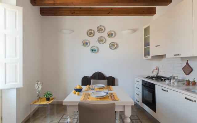 Aretusa Apartment With Balcony