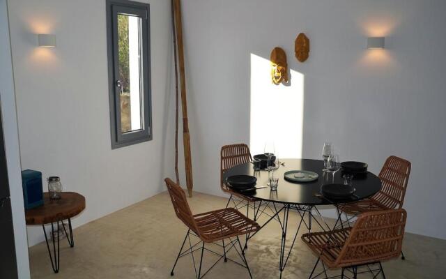 The Hedonist Square cycladic house with sea view