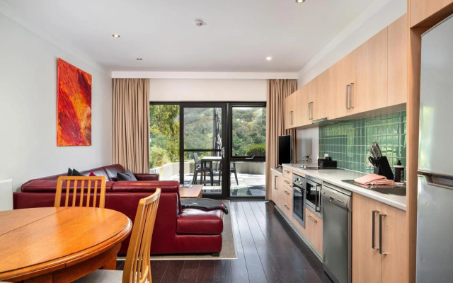 Lantern 1 Bedroom terrace with car space and mountain view