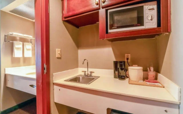 Ark Suites By OYO Jonesboro I-555