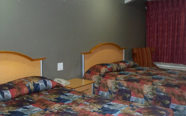 Scottish Inn & Suites