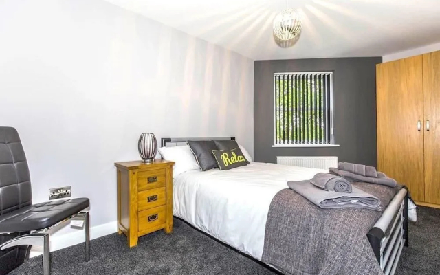 Pullman House Serviced Apartments
