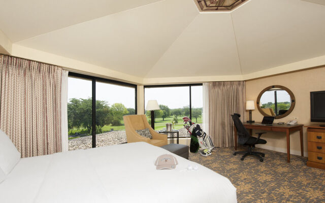 Hilton Chicago / Indian Lakes Resort