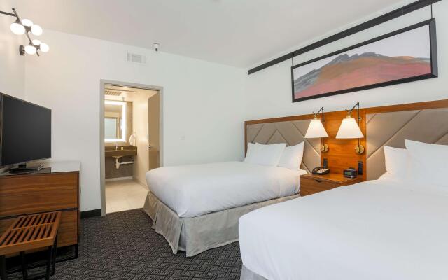 DoubleTree Suites by Hilton Hotel Sacramento - Rancho Cordova