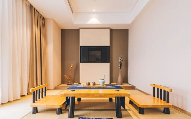 Atour Hotel Houma Xintian Square