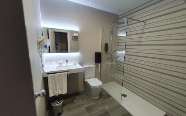 Hotel Azar