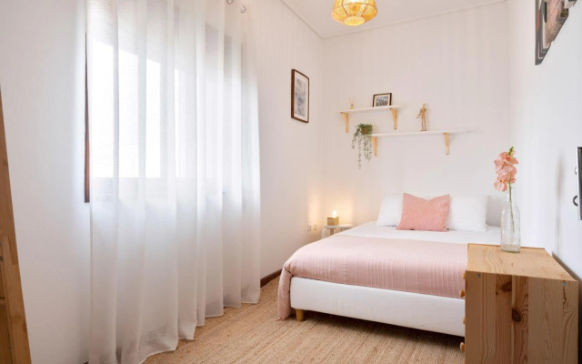 ! Luminous 2BR Top Floor ! Praça da República