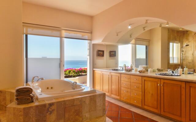 Luxury 5BR Villa, Sleeps 14 W/ocean View: Villa Perla de Law