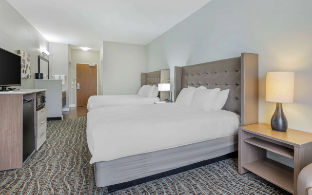 Best Western Plus Peppertree Inn At Omak