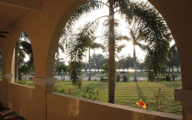 Crystal Bay Hotel
