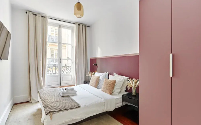 Sublime 3 Bedroom Flat Palais Royal Bourse