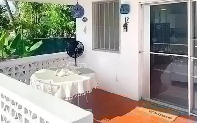 The Art Studio 12 Beachfront Apartment Barbados