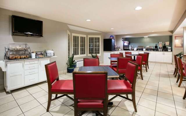 Baymont Inn & Suites by Wyndham Braselton