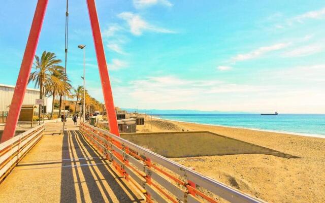 Modern & Bright Flat - 2 Min From the Sea