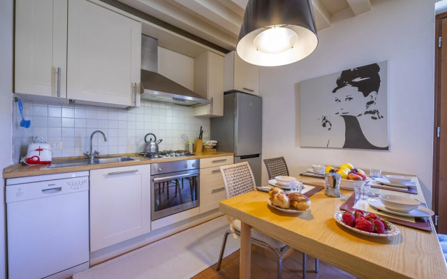 Villa Faccioli Oleandro With Shared Pool