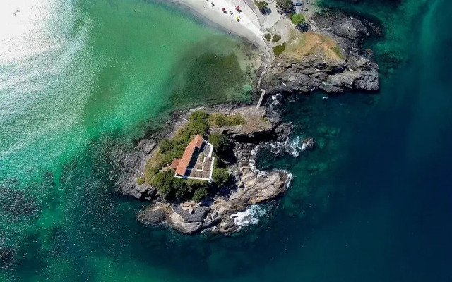 Cabo Frio Beach House Hostel
