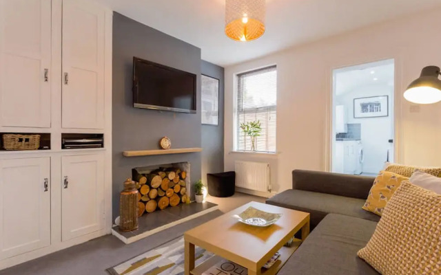 Ashton House, Luton - inhabit short stays