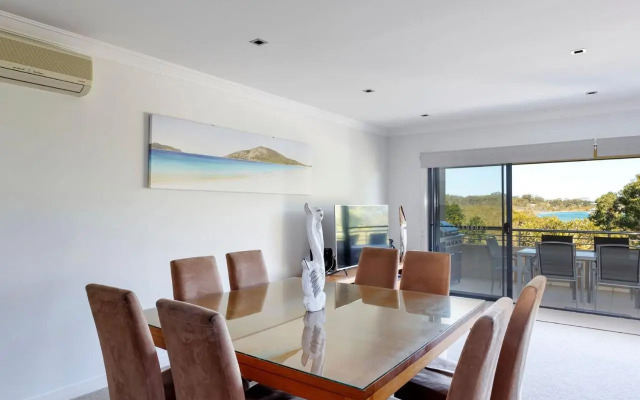 Magnificent Views - Mariners Mark