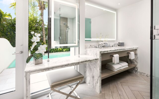 H2O Suites - Adults Only
