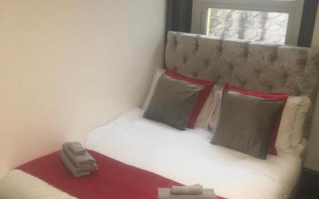 Kirubash Central Pier Hotel