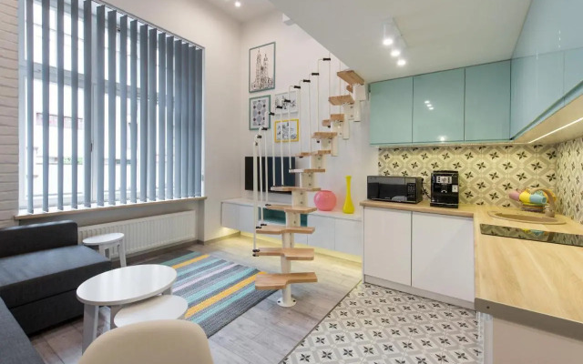 Cheerful Air Conditioned Apartment with Mezzanine And Parking - Old Town