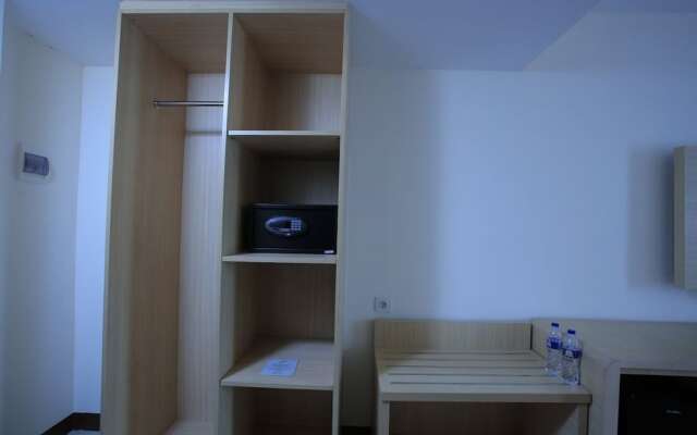 RedDoorz Premium @ Karang Tenget Tuban