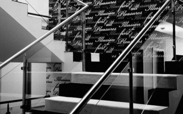 Pdh, Lda. Paredes Design Hotel