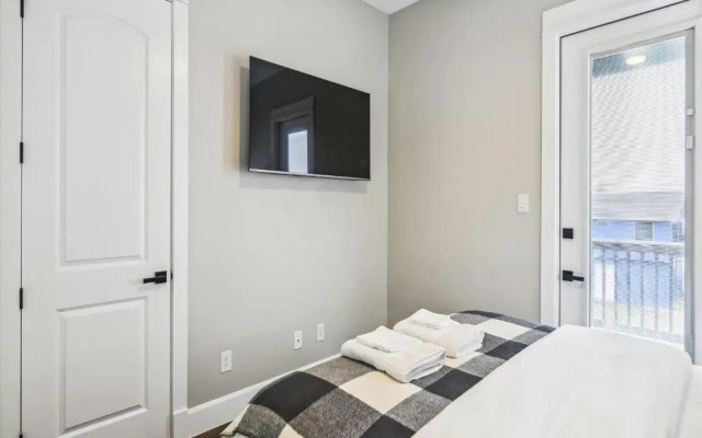 Sandy Cheeks Surfside