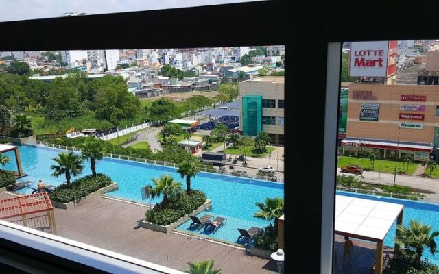 Sunrise City 2BR with Infinity SW Pool