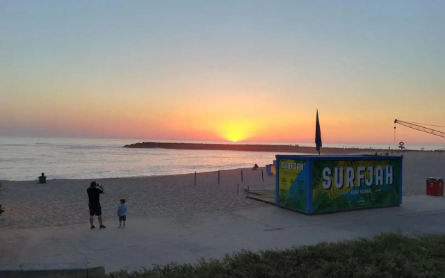 Blue Twenty Two - Espinho / Oporto Beach