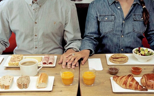 Xiweiya Hotel (Cuiping District High Passenger Station Yibin University)