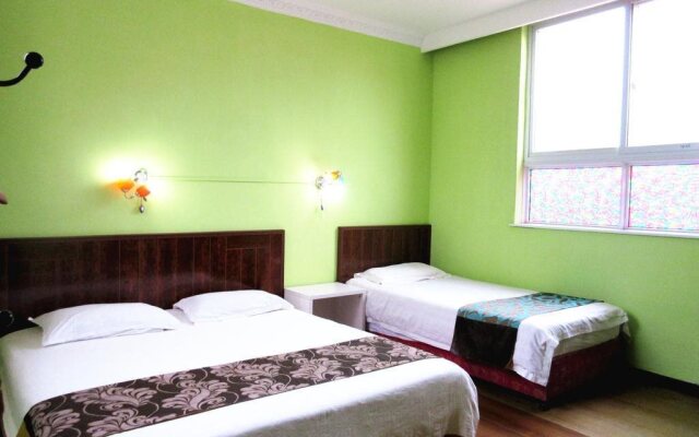 25 Four Seasons Youth Hostel