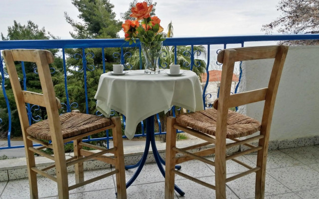 Roditsa Patritsia Apartments