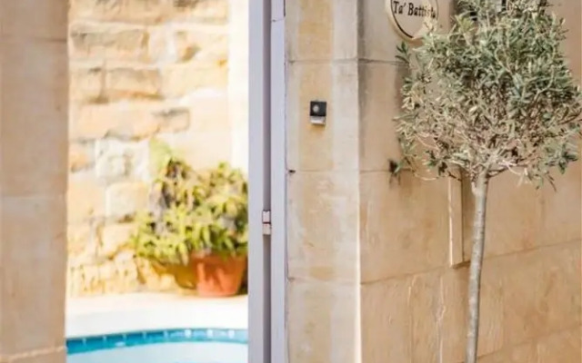 Ta Battista - Xewkija Holiday Home