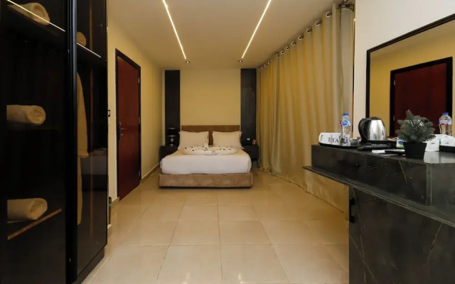 Taj pyramids view inn