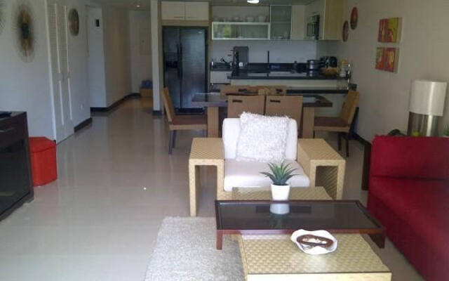 Beach Garden Two Bedroom Condo - Pri 8514