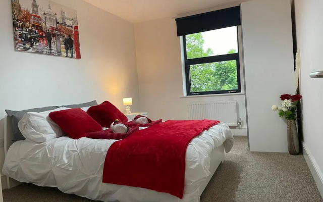 Clarendon Luxury Gated City Apartments