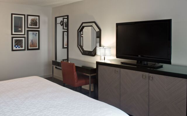 Sheraton Minneapolis West Hotel