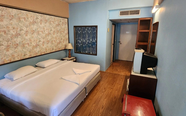 Safari Riviera Resort